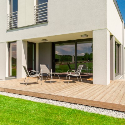 Műanyag erkélyajtó beépítése: mire érdemes figyelni?