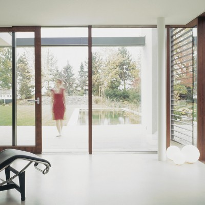 Kültéri tolóajtó vasalatok: mitől lesz tartós egy műanyag ajtóprofil?