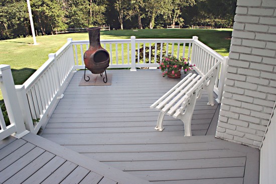 Grey VEKAdeck with white PVC railing