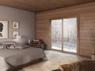 Chambre avec fenêtre teinte bois