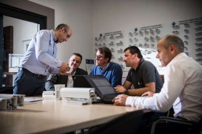 Réunion d'équipe du groupe de l'atelier menuiserie