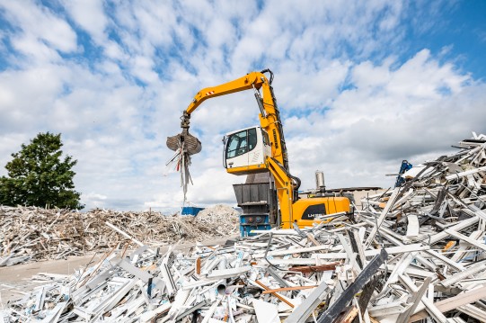 Fenster-Recycling bei der VEKA Umwelttechnik
