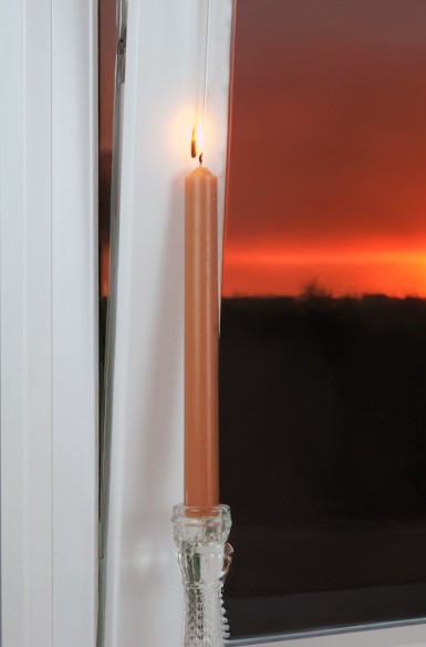 Kerze an Fenster