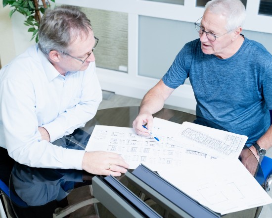 Sorgfältige Planung: Schapler-Geschäftsführer Guido Böttcher (links) und der für das Projekt Golm zuständige Bauleiter Frank Sommer.