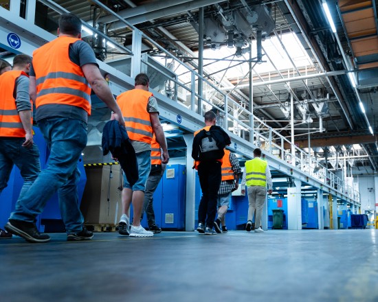 Der Werksrundgang bot vielfältige Einblicke in die unterschiedlichen Unternehmensbereiche der VEKA AG.