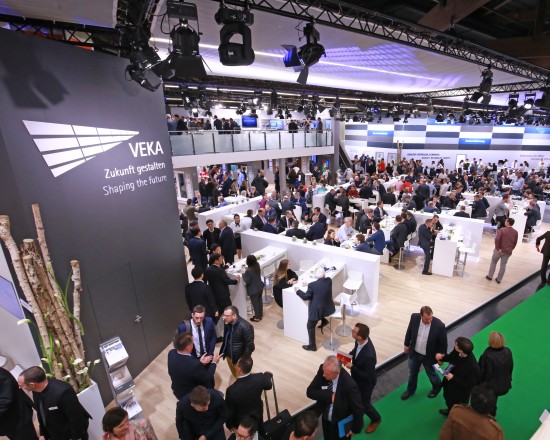Visitors of the VEKA AG booth at Fensterbau Frontale in 2018