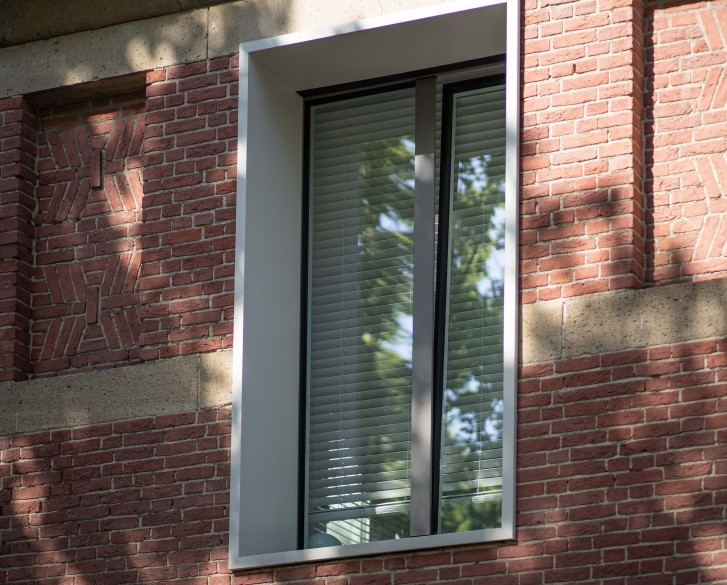 Vredeskerk in den Niederlanden mit GEALAN Kubus Fensterprofilen