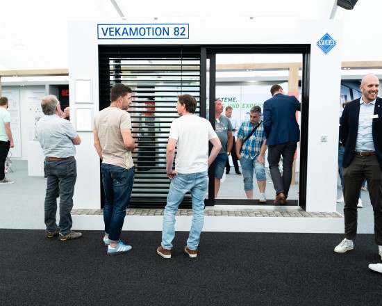 Ausstellungsbereich bei der VEKA TEC-Tagung 2025