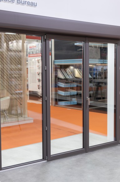 Presentation of roller shutter box VEKAVARIANT Masterbox