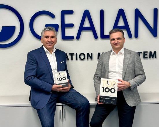 GEALAN Managing Directors Ivica Maurović and Tino Albert with the TOP 100 trophy and corresponding certificate