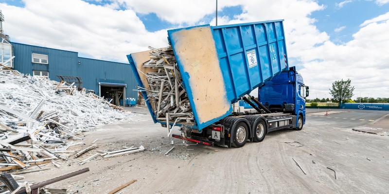 Delivery of scrap window and door profiles