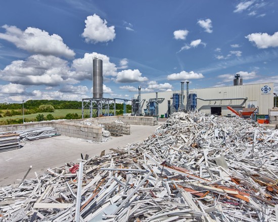 Recyclage des fenêtres et des portes en plastique