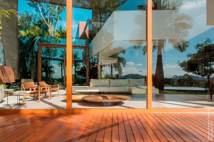 Qual a cor da janela de PVC VEKA a escolher