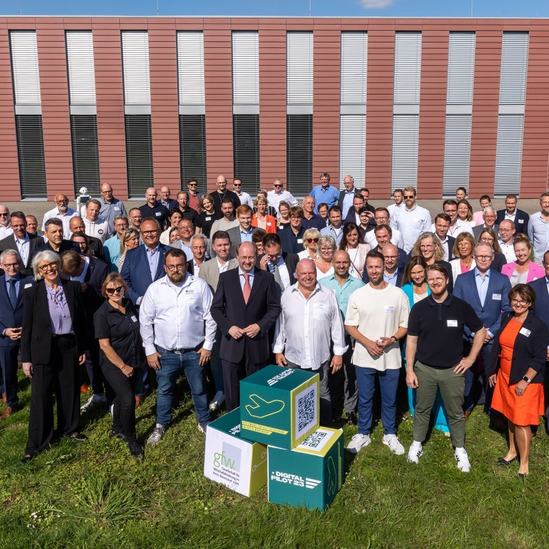 Die Auszeichnung der 24 Digitalpiloten fand im SparkassenForum in Warendorf statt