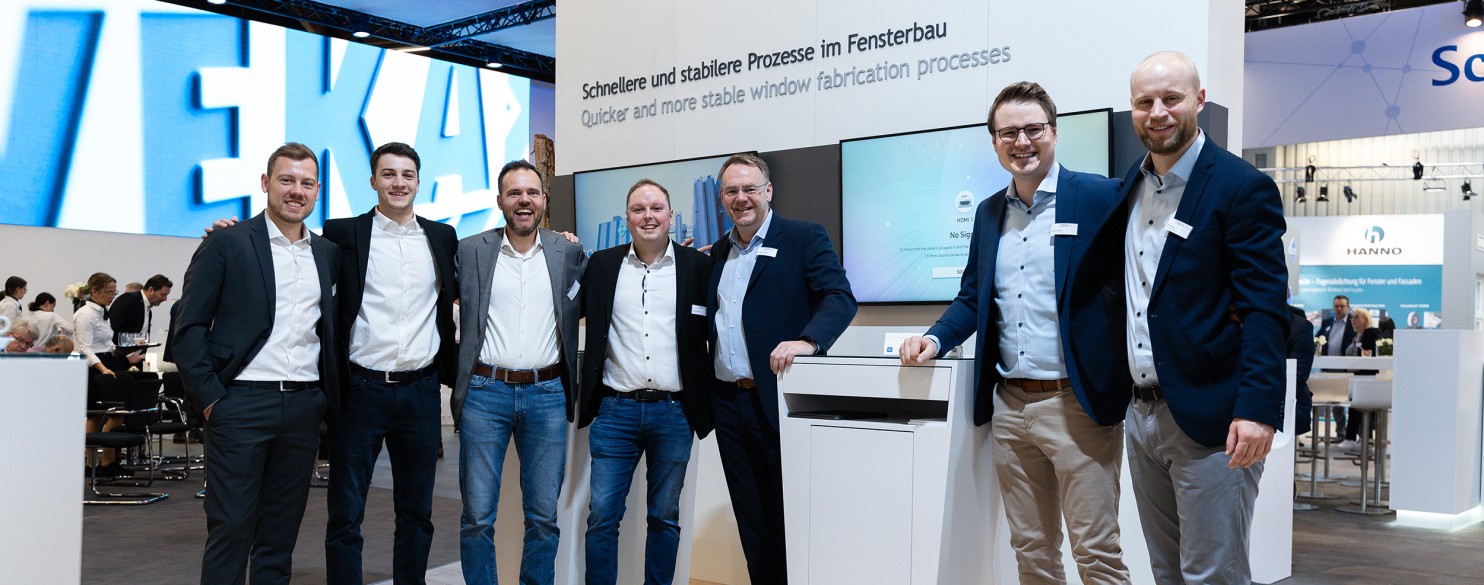 Group photo of the DBS team at Fensterbau Frontale 2024