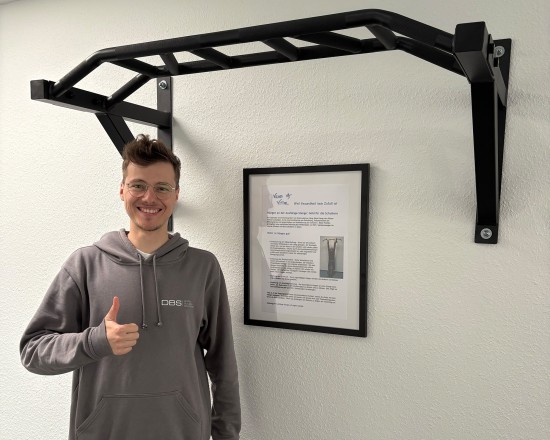 Pull up bar at DBS office