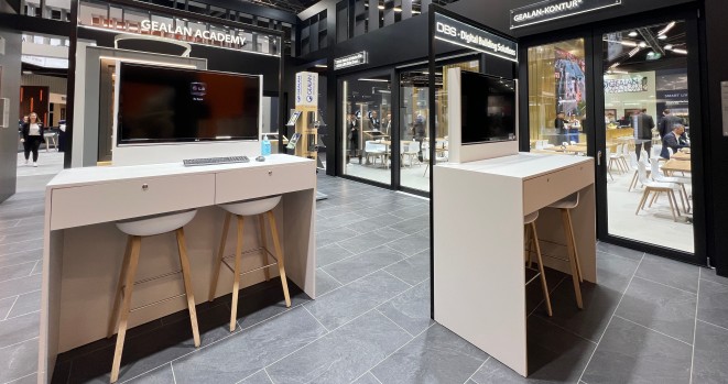 Der noch leere GEALAN Stand