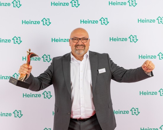 Özkan Arslan mit dem Architects’ Darling Award 2025